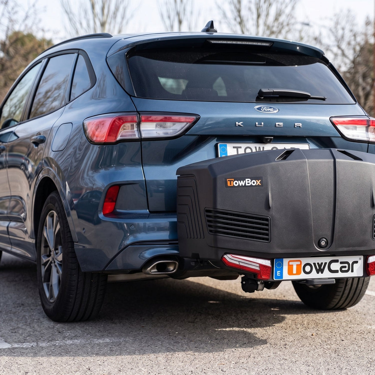 Towbox V3 trekhaakkoffer huren – gemonteerd op de auto
